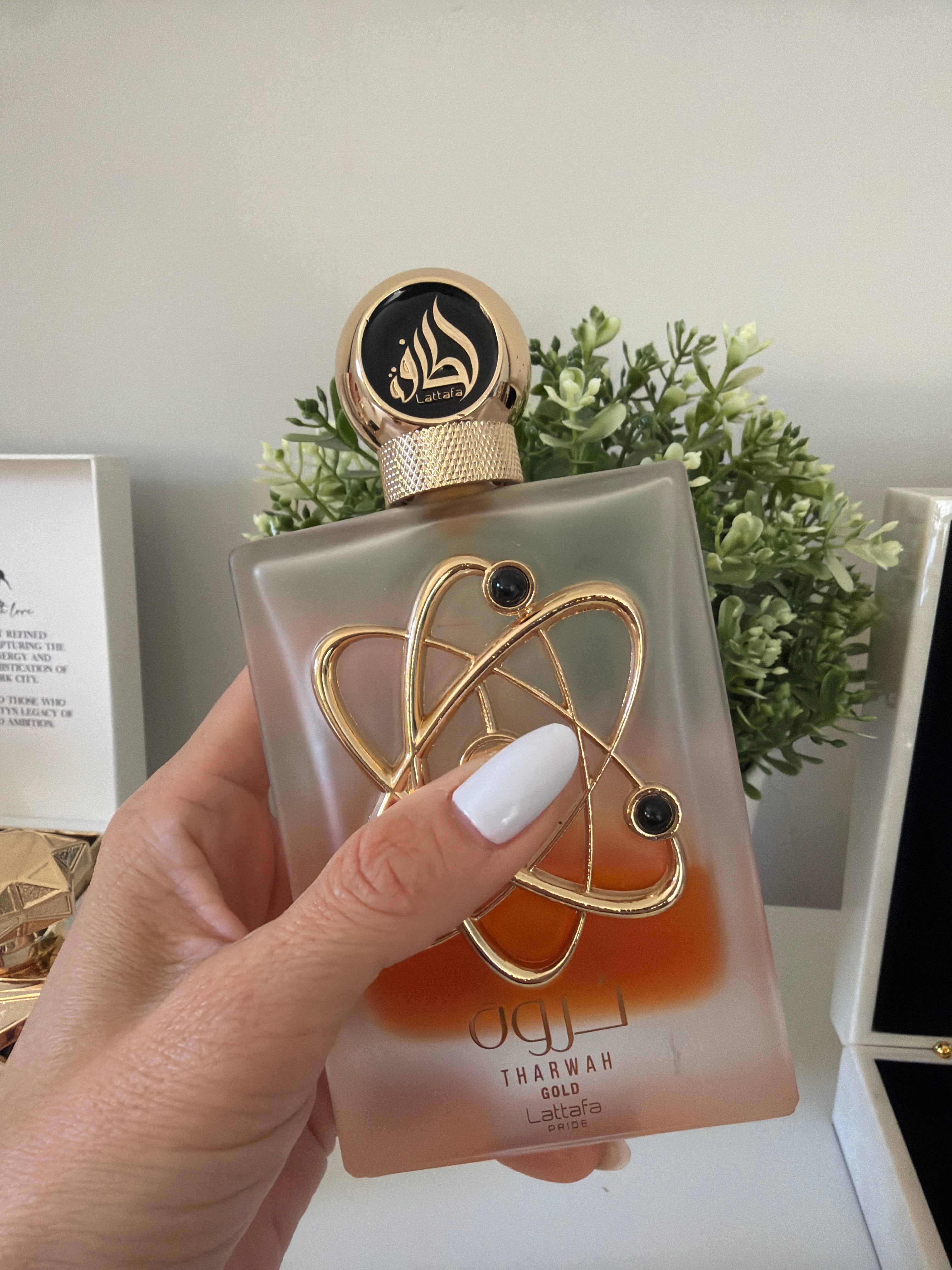 Tharwah Gold Lattafa Pride EDP (Ref. Olfativa Libre Intense) 100 ml – Perfume Árabe